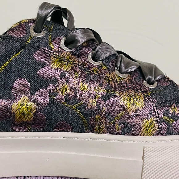 EUC J Brand J/SLIDES NYC floral print sneakers. Women’s size 10. - Picture 6 of 6